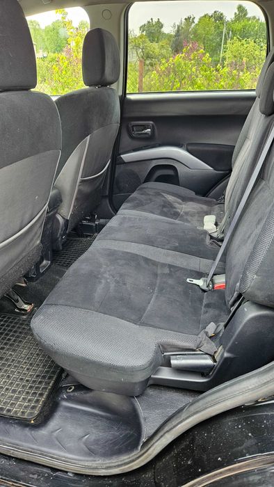 Mitsubishi Outlander 2.0D / Polski salon / 4x4 / 7-Osobowy / Xenony