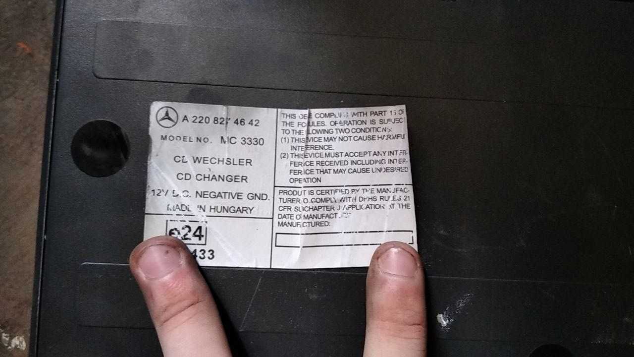 Програвач проигрыватель CD чейнджер Mercedes W202 W203 A2208274642