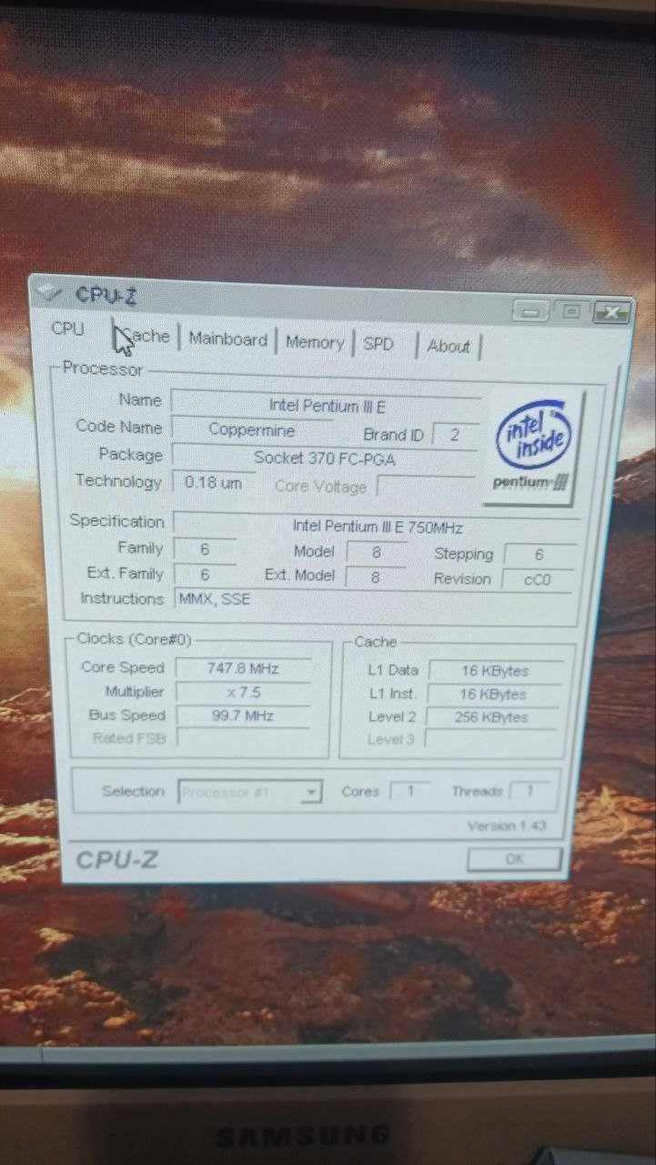 Intel Desktop Board D815EGEW (Socket 370) + Pentium III 750Mhz + 128Mb