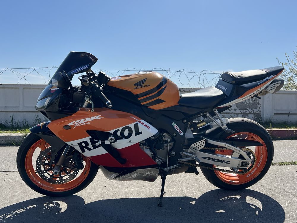 HONDA cbr1000 rr