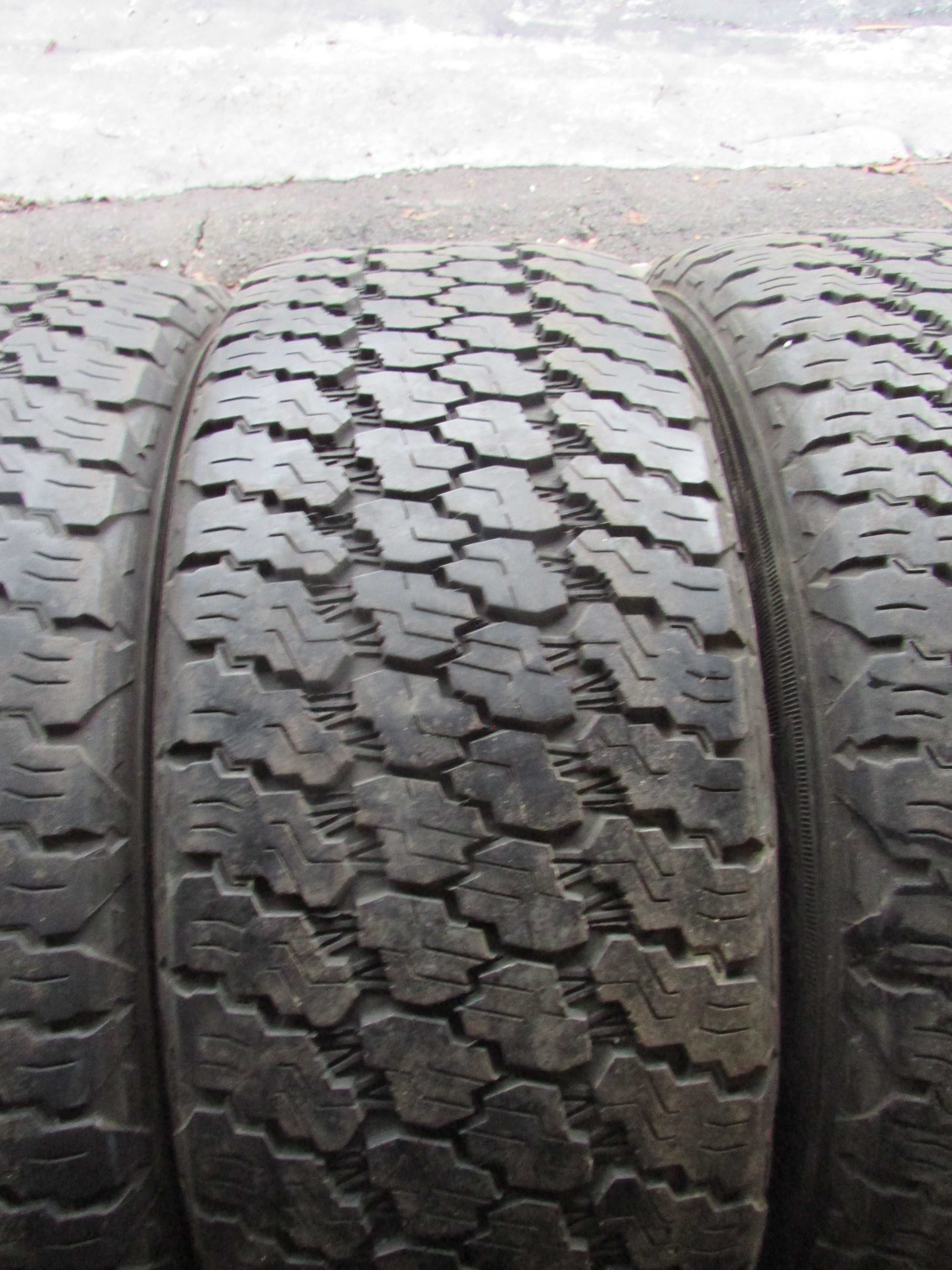 Шини всесезонні 275/60/R20 Goodyear Wrangler