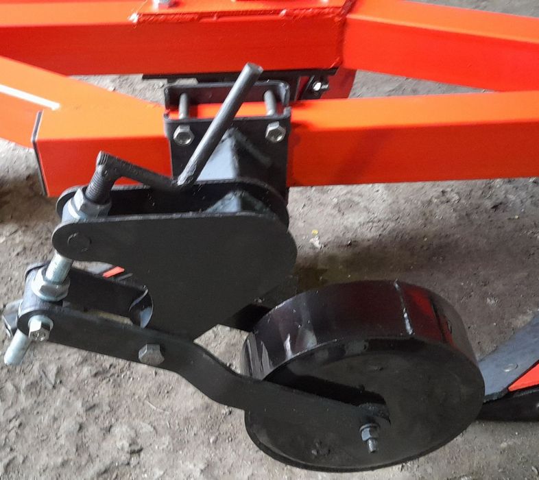 Продам плуг" ВІРАКС " 3/25