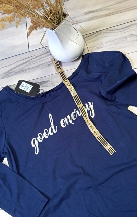 Bluzka Damska. Fason Prosty.