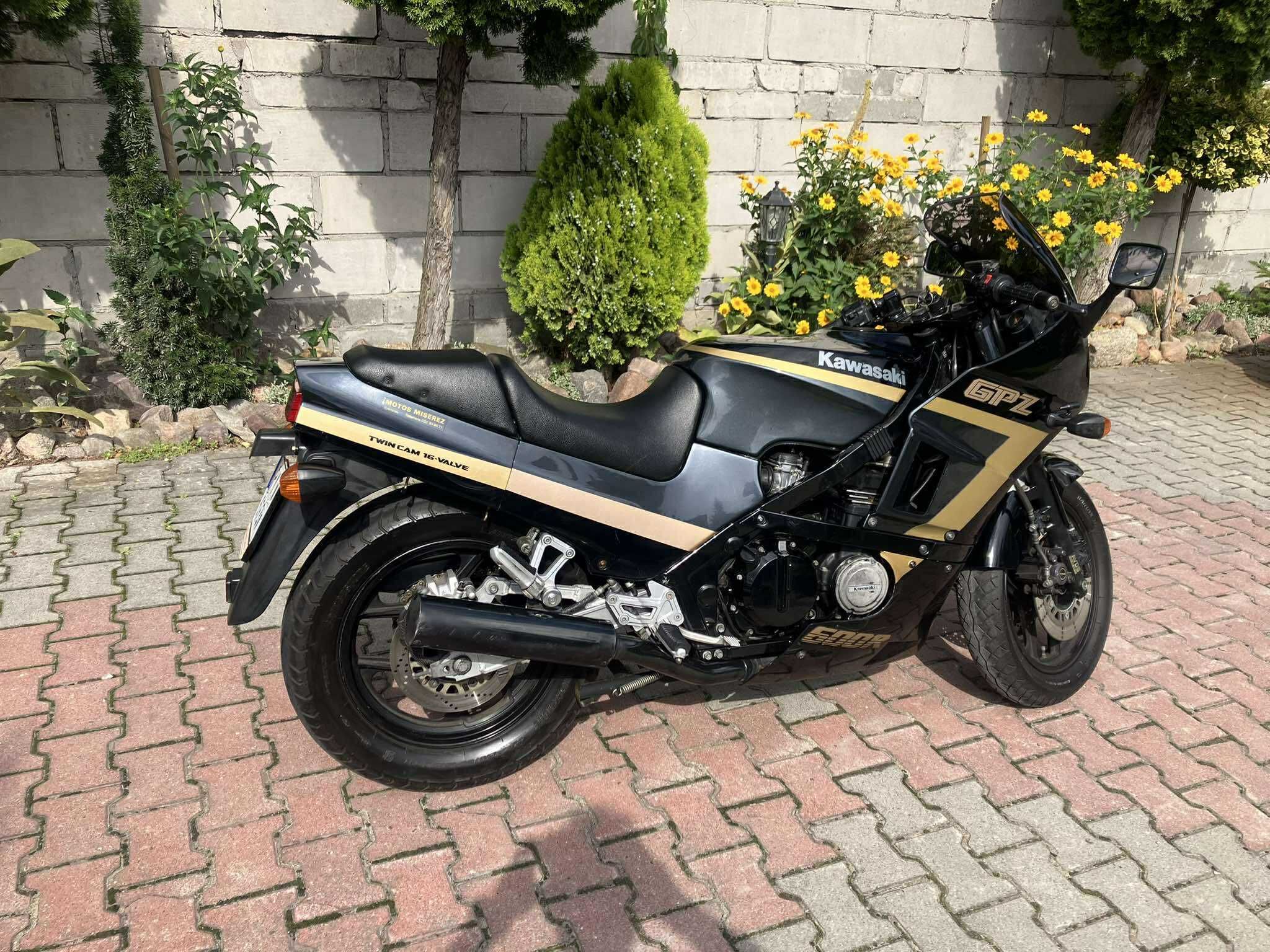 Kawasaki GPZ 600R