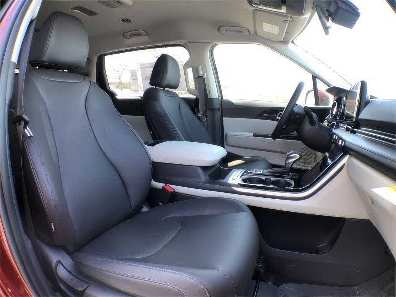 2022 Kia Carnival EX