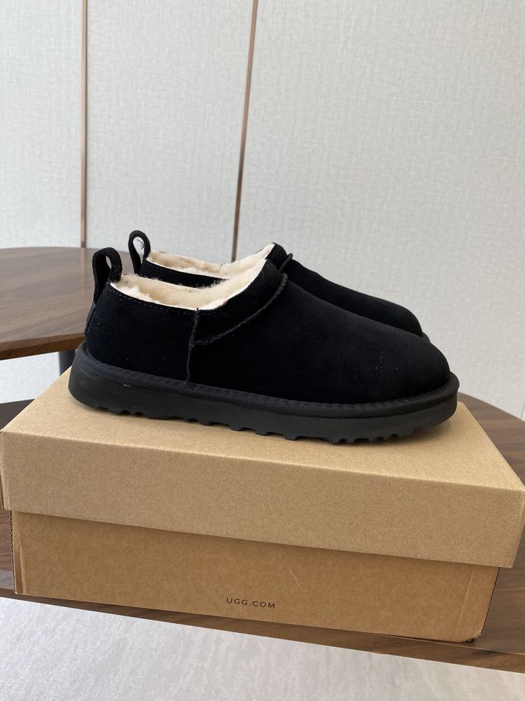 Замшеві капці UGG Classic Micro