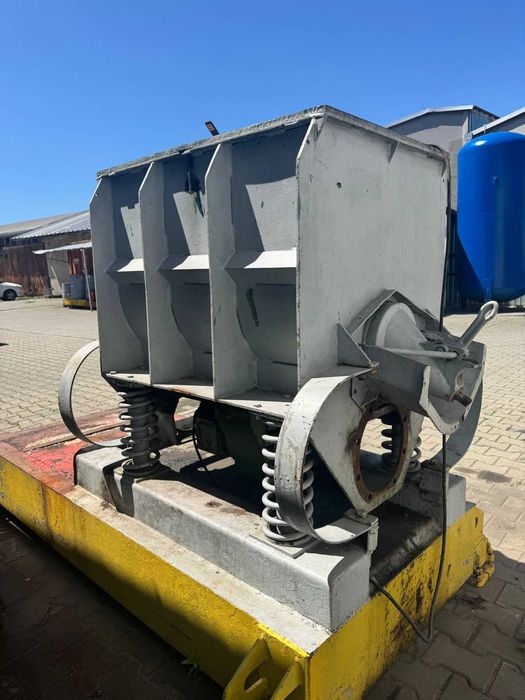 TROWAL - wibrator rynnowy