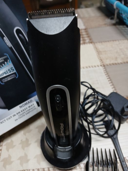 Maquina de cortar cabelo  e barba rowenta