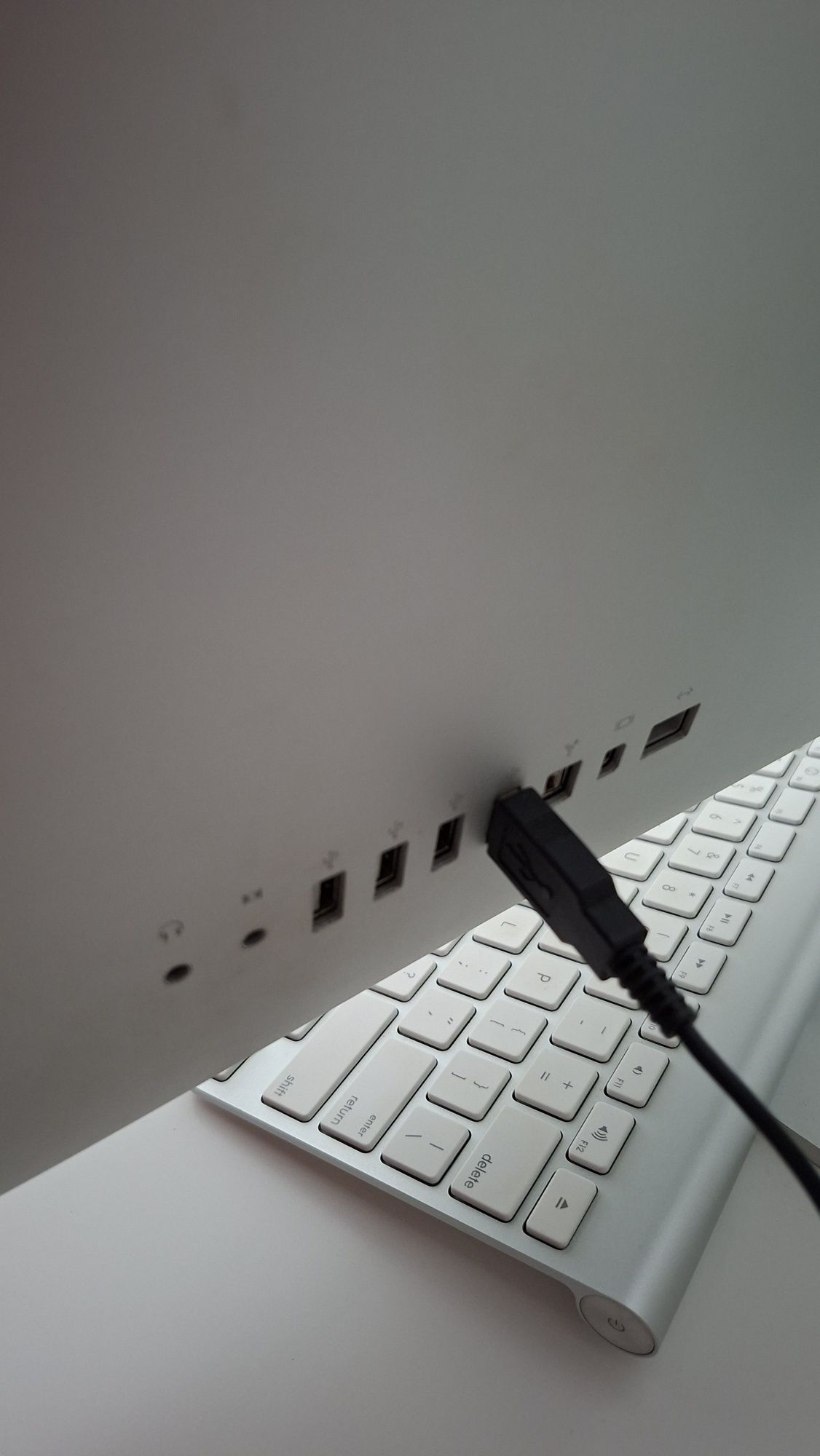iMac 21,5" (Final 2009) + Wacom Bamboo – 1TB