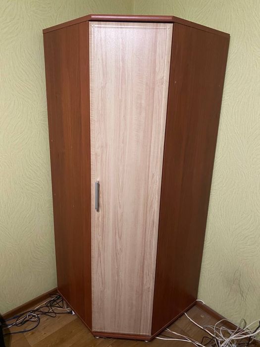 Шкаф в спальню угловой