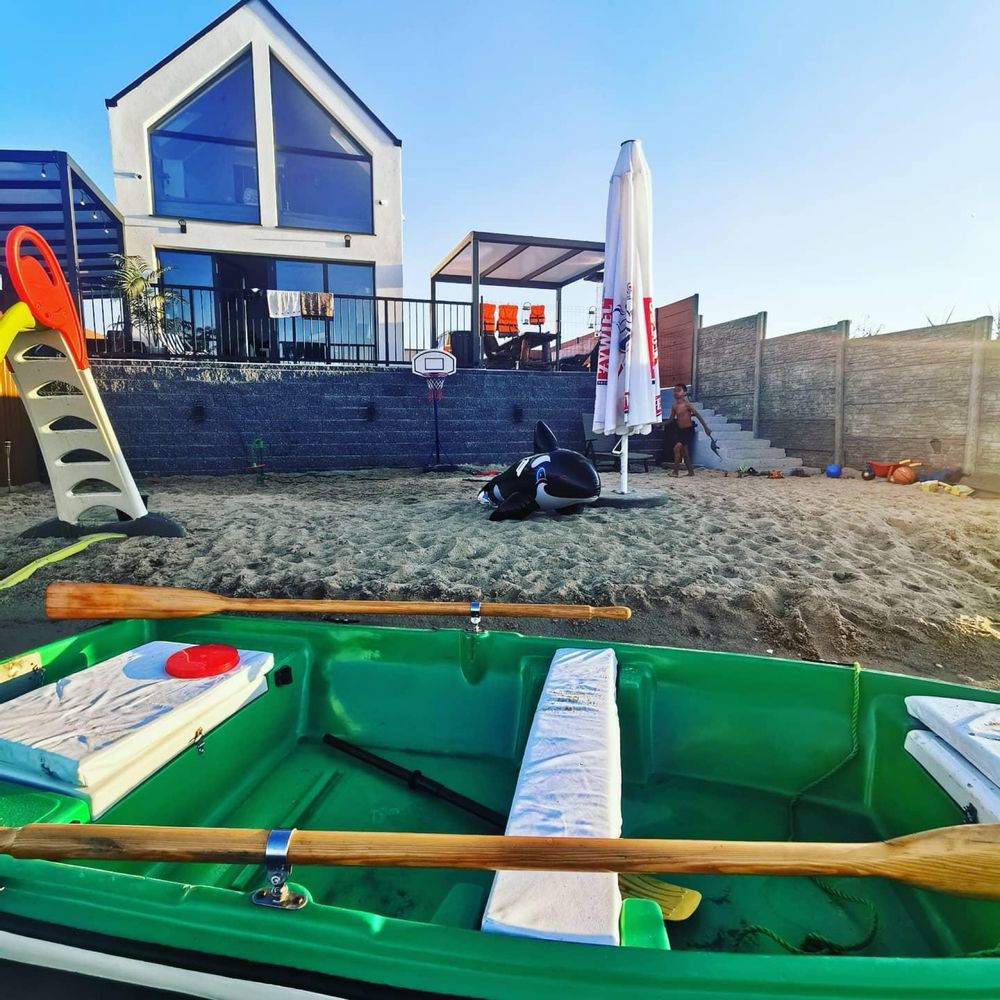 Domek nad jeziorem jacuzzi sauna linia brzegowa prywatna plaza TOP 8os