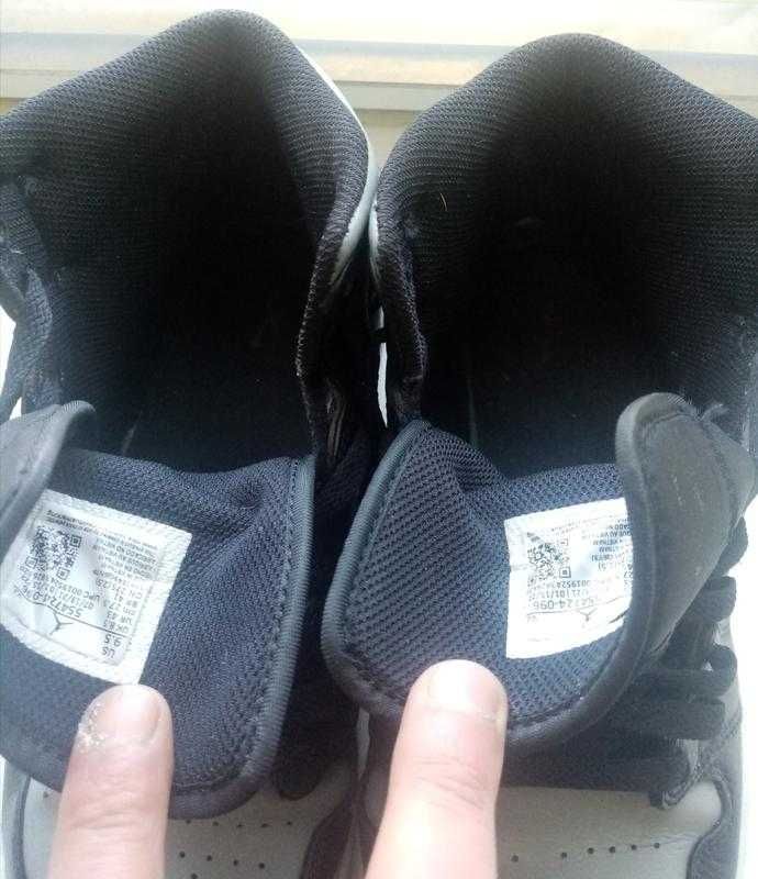 Оригинал.27,5 см.кроссовки Nike air jordan 1 mid ( 554724-096)