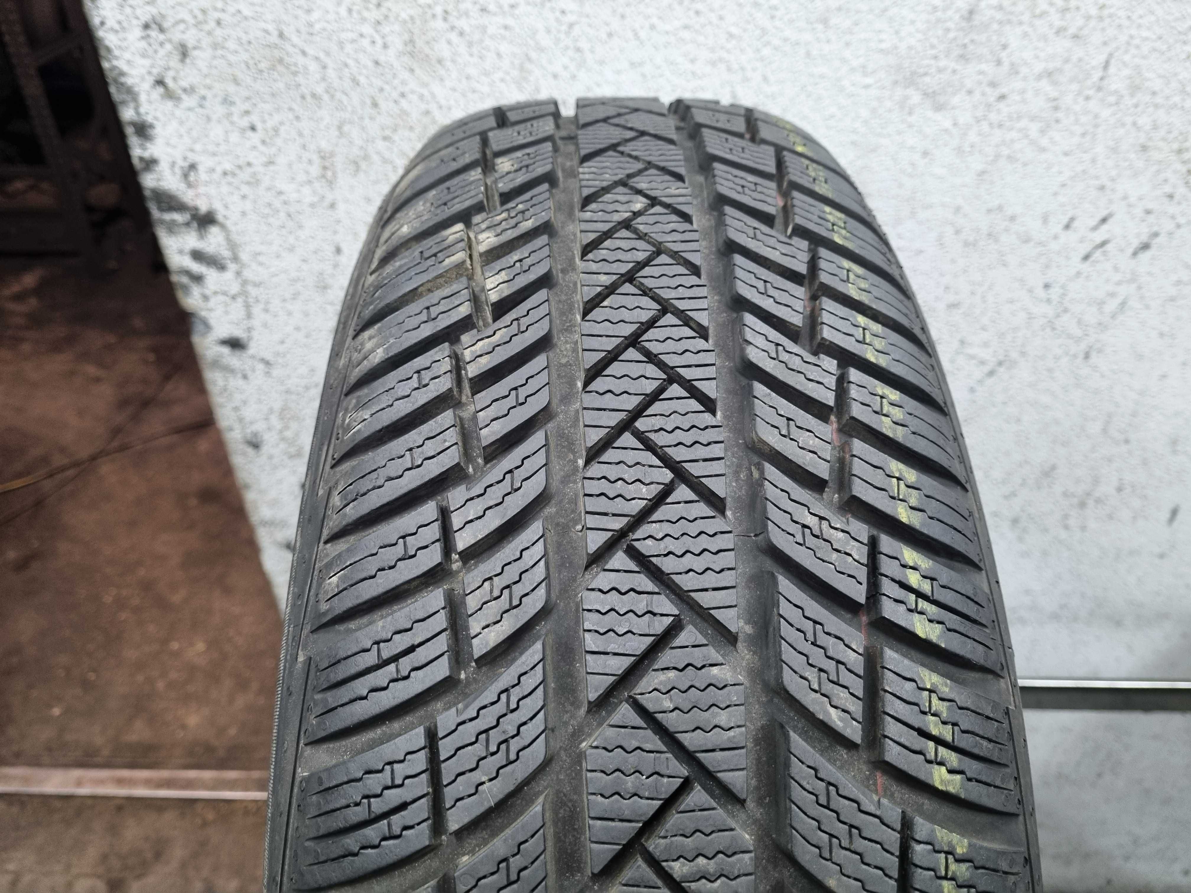 205/65/17 100H Vredestein Wintrac Pro * D.2924