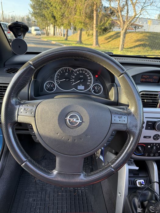 Opel Tigra B 1.4 Benzyna 2005 / Bezwypadkowy / Długie opłaty