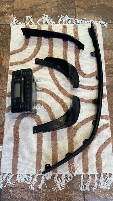 corolla e120. Спойлер, кронштейн бампера, магнітола,фара,протитуманка