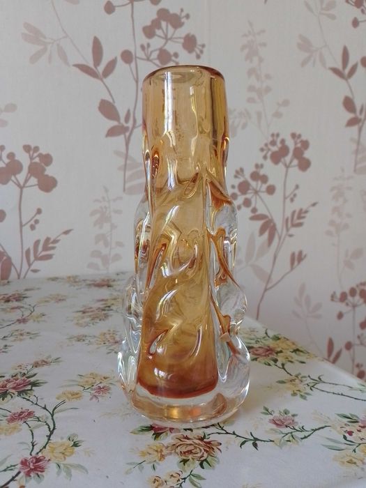 Красивая ваза времён СССР. Карамельное стекло Богемия Чехия. Винтажная