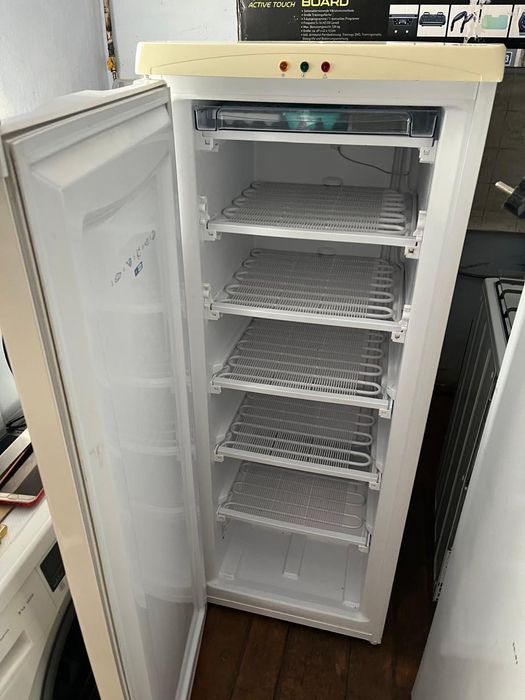 Продається морозильна камера Luxor  вживана в робочому стані.