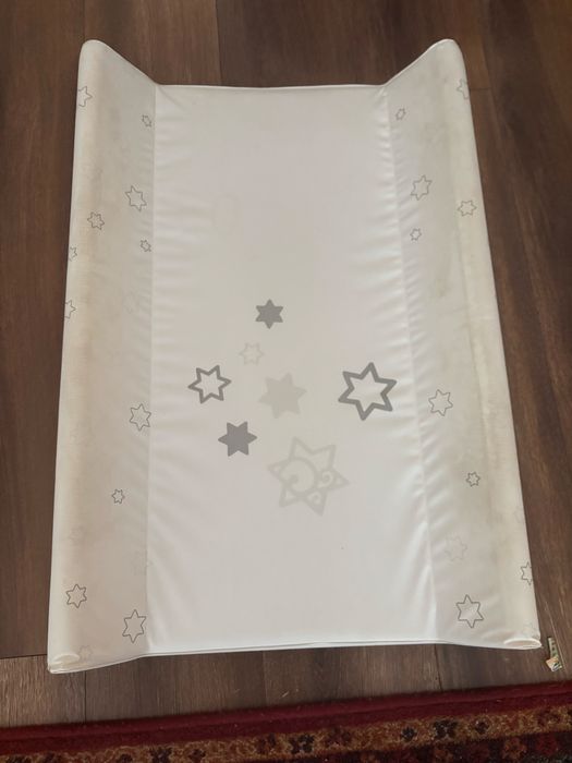 Krzeselko ikea + przewijak