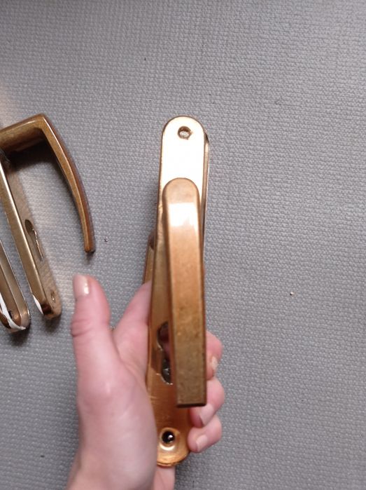 Zestaw dwóch par klamek do drzwi