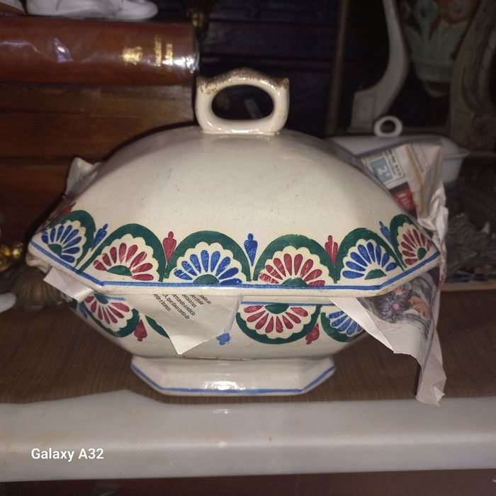 Antiga terrina faiança
