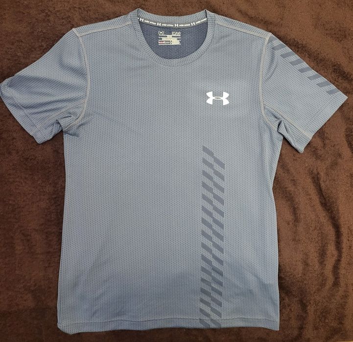 Продам чоловічу футболку  Under Armour