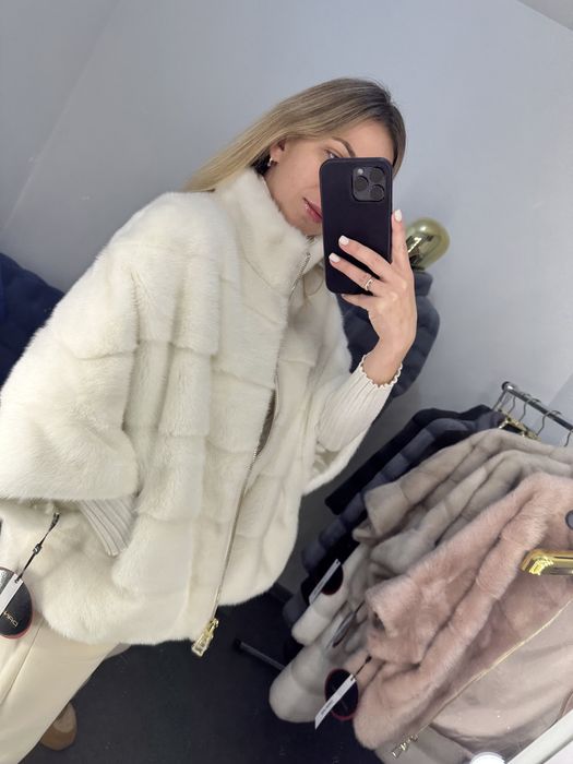 Біла , беж  нюд норковая кофта