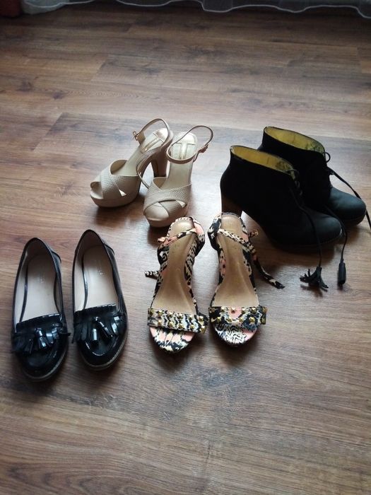 Взуття 38 розмір 4 пари разом