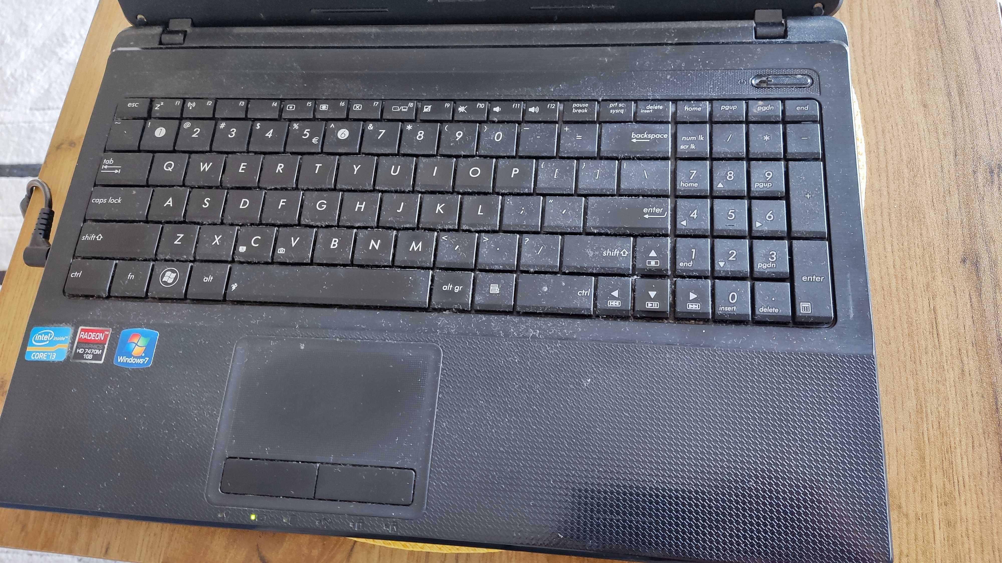 Laptop ASUS i3 – 4GB RAM – sprawny, do nauki/pracy/z części