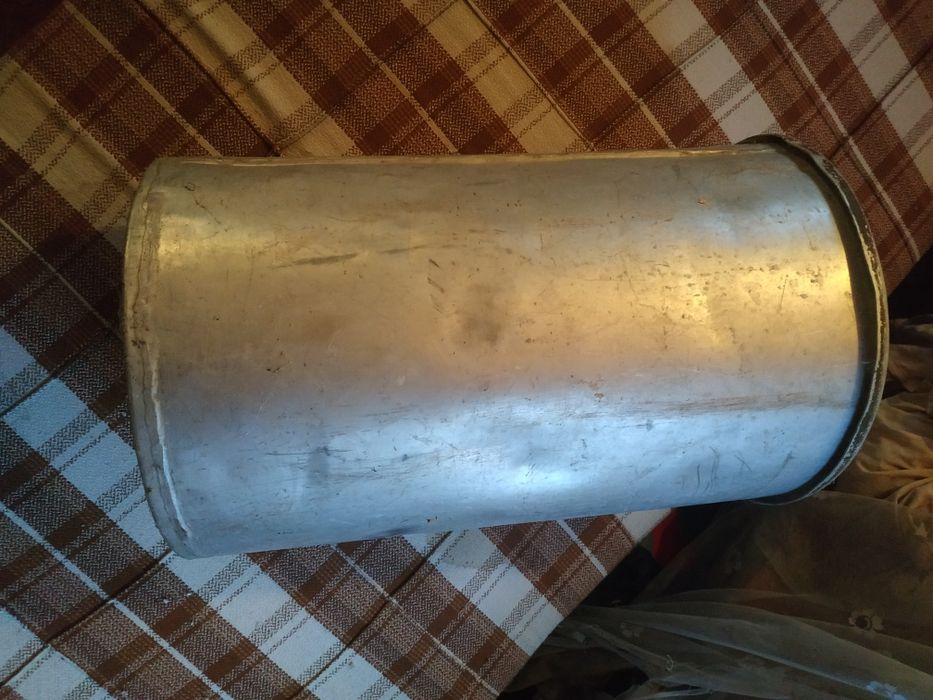 Посуд різній в гарному стані