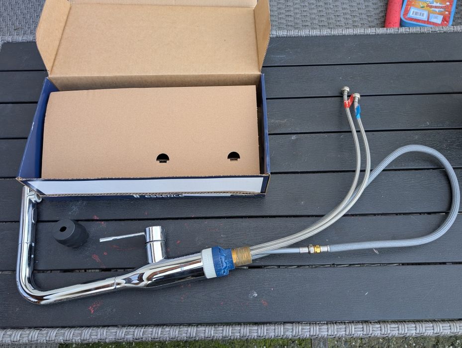 Bateria Kuchenna Wyciągana Wylewka GROHE Essence 30270* 000 Chrom