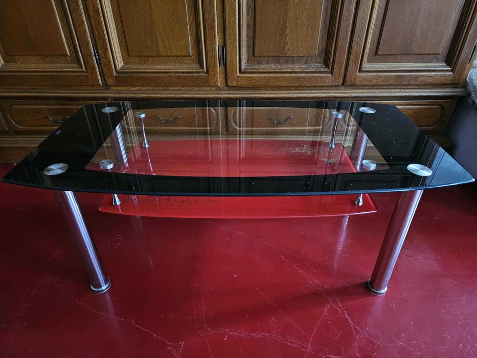 Stolik kawowy ze szklanym blatem