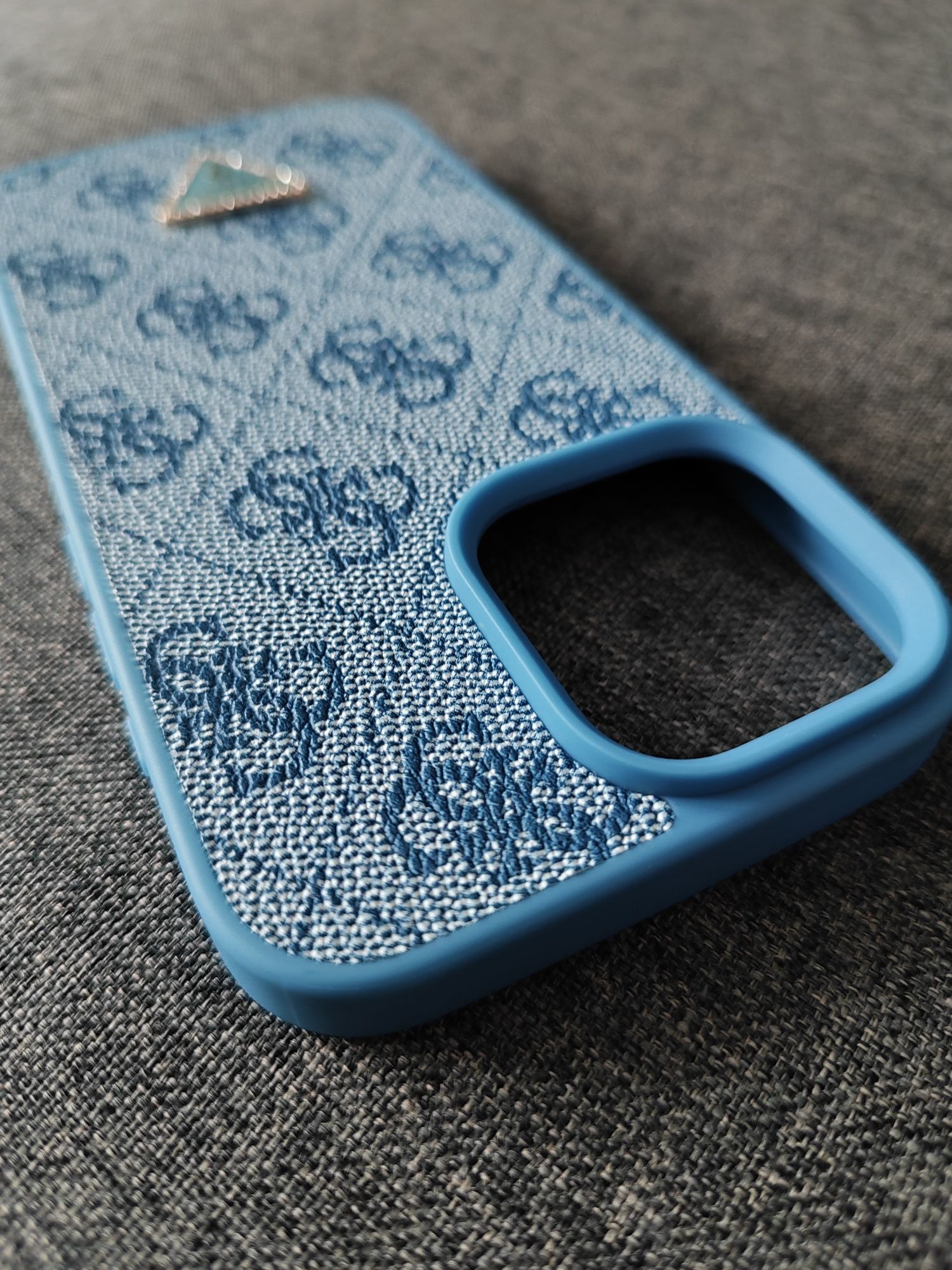 Etui Guess iPhone 16 pro max