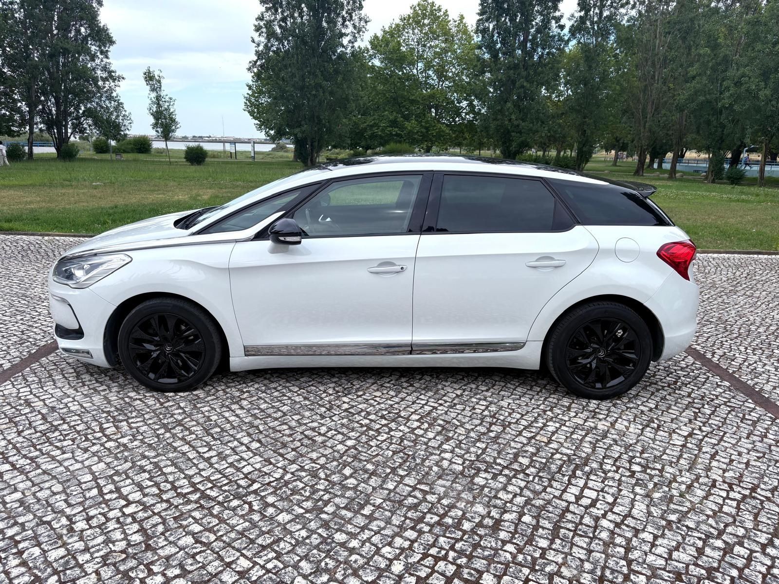 DS5 1.6 HDi So Chic 115 CV com pintura nova
