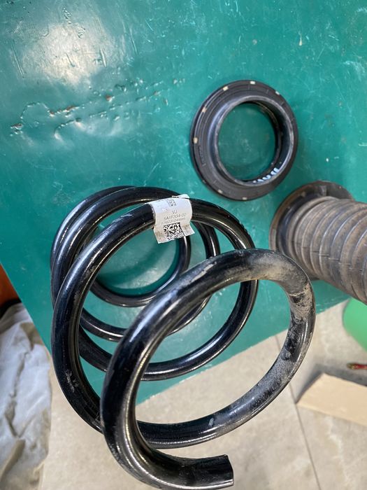 Bmw x1 u11 колодки пружина пильник амортизатора