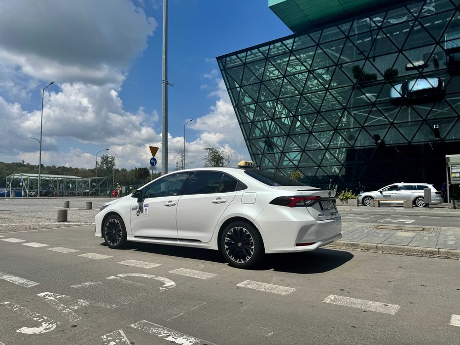 Wynajem samochodu – Toyota Corolla GR/Kombi/Auris/Mondeo - od ręki