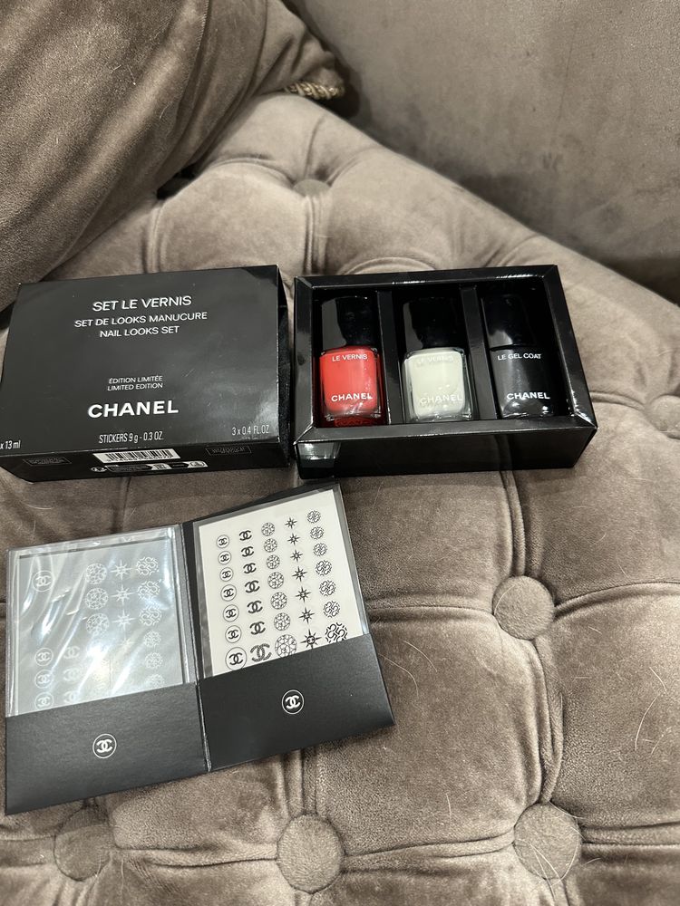 Лак для нігтів Chanel 101 + наклейки з набору limited edition