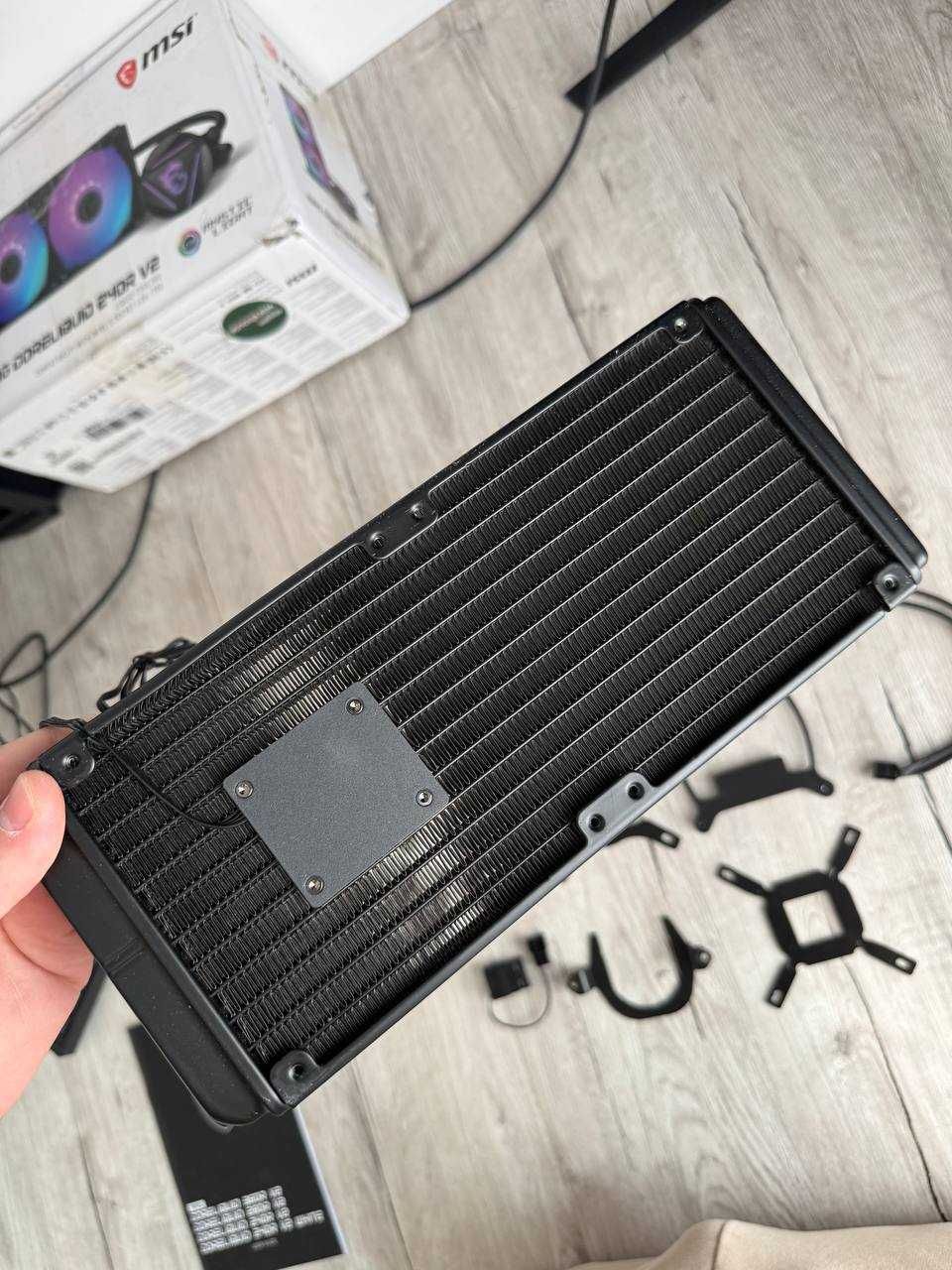 Водяне охолодження MSI MAG CORELIQUID 240R V2 AIO (306-7ZW1B41-813)