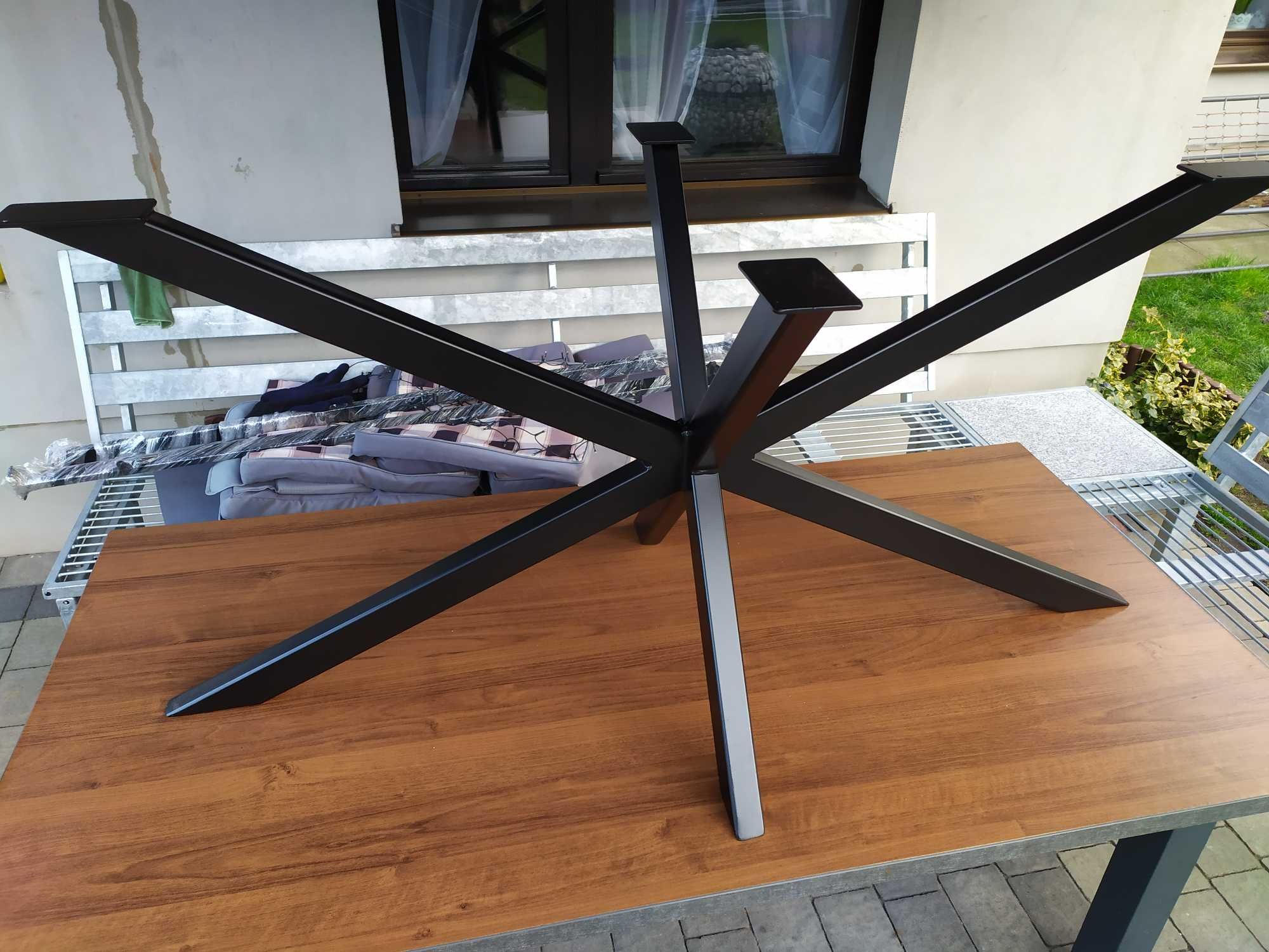 Stół loftowy typu SPINNER