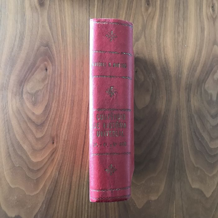 Livros de Geografia e História