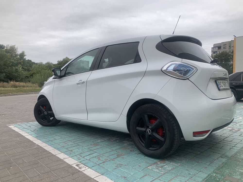 Renault Zoe Рено Зое