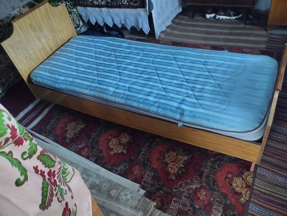 Ліжко односпальне