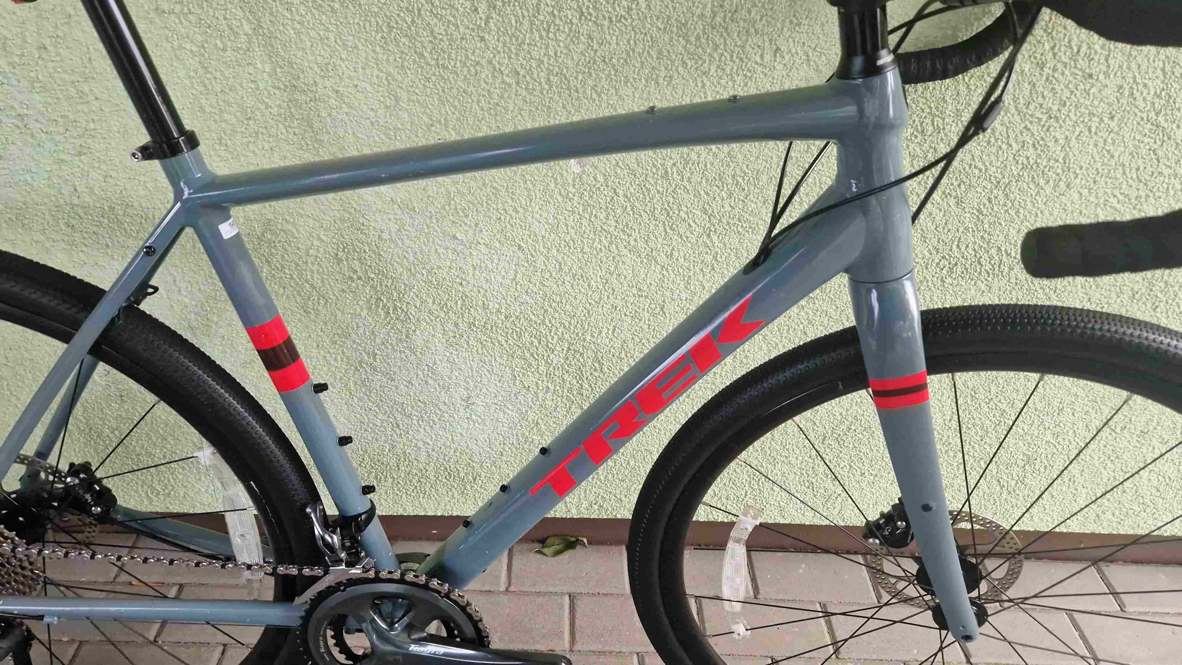 TREK checkpoint TIAGRA alu CARBON sztywne osie r58 gravel hydraulika