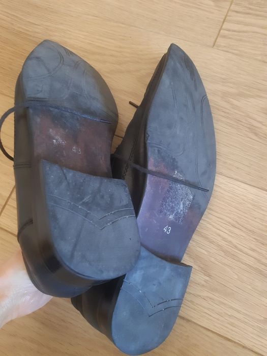 Czarne wiązane wizytowe skórzane buty męskie okazjonalne Reserv