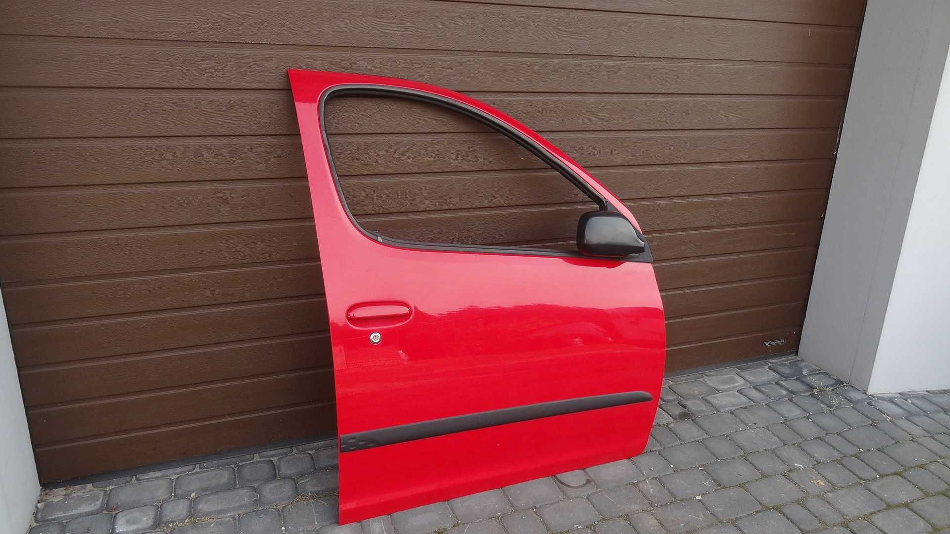 Toyota yaris verso 99-05 drzwi przód prawe kompletne  kol 3P0