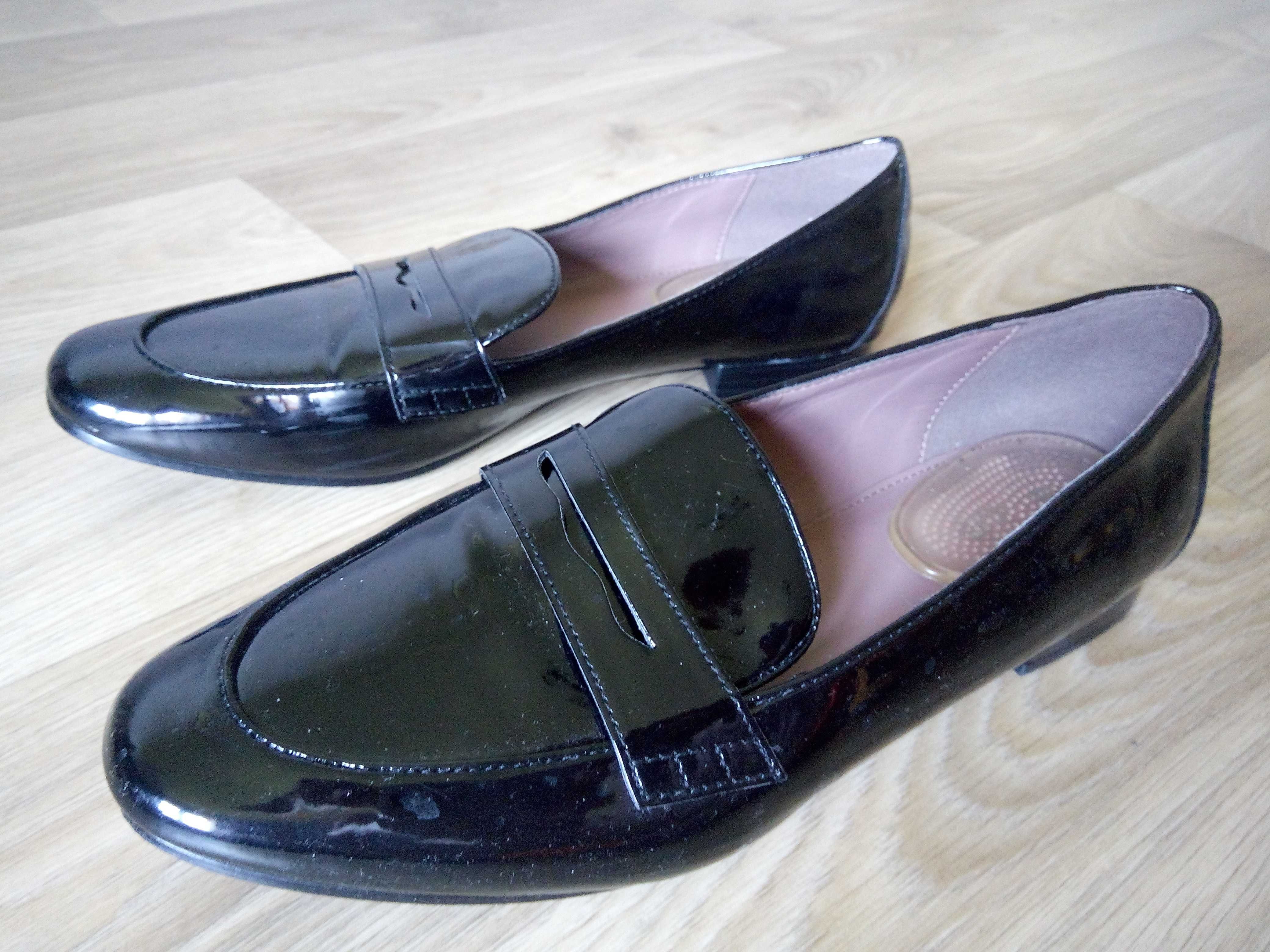 Чорні лакові жіночі туфлі розмір 42 Next