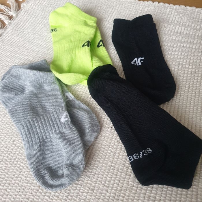 Skarpetki chłopięce 4F rozmiar 36 Czarny/szary/limonka