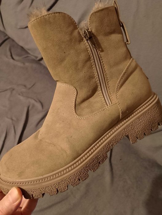 Markowe buty zimowe.