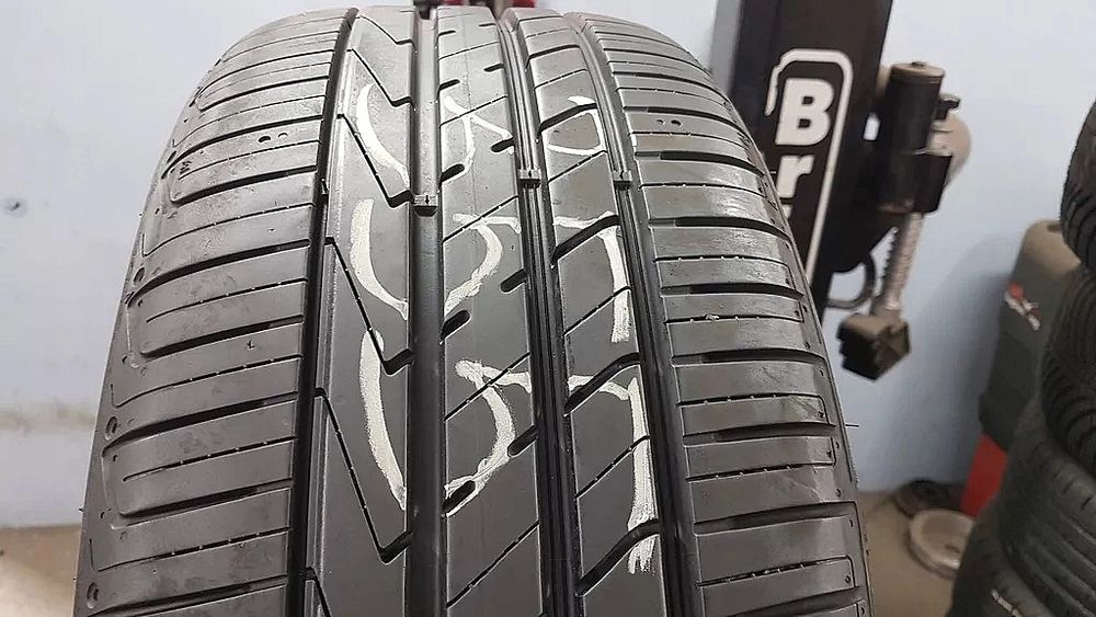 Hankook Ventus S1 Evo 2/235/50/19/7,5mm(355)