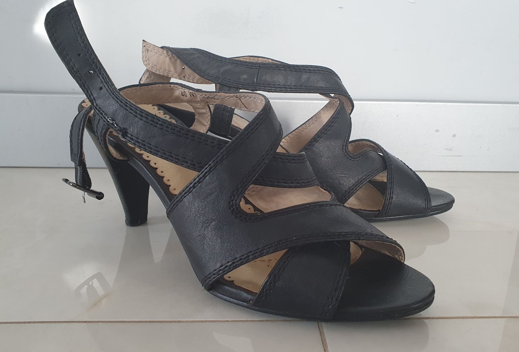 Buty szpilki czarne 40 Obuwie Buty dla kobiety Pani Sandały