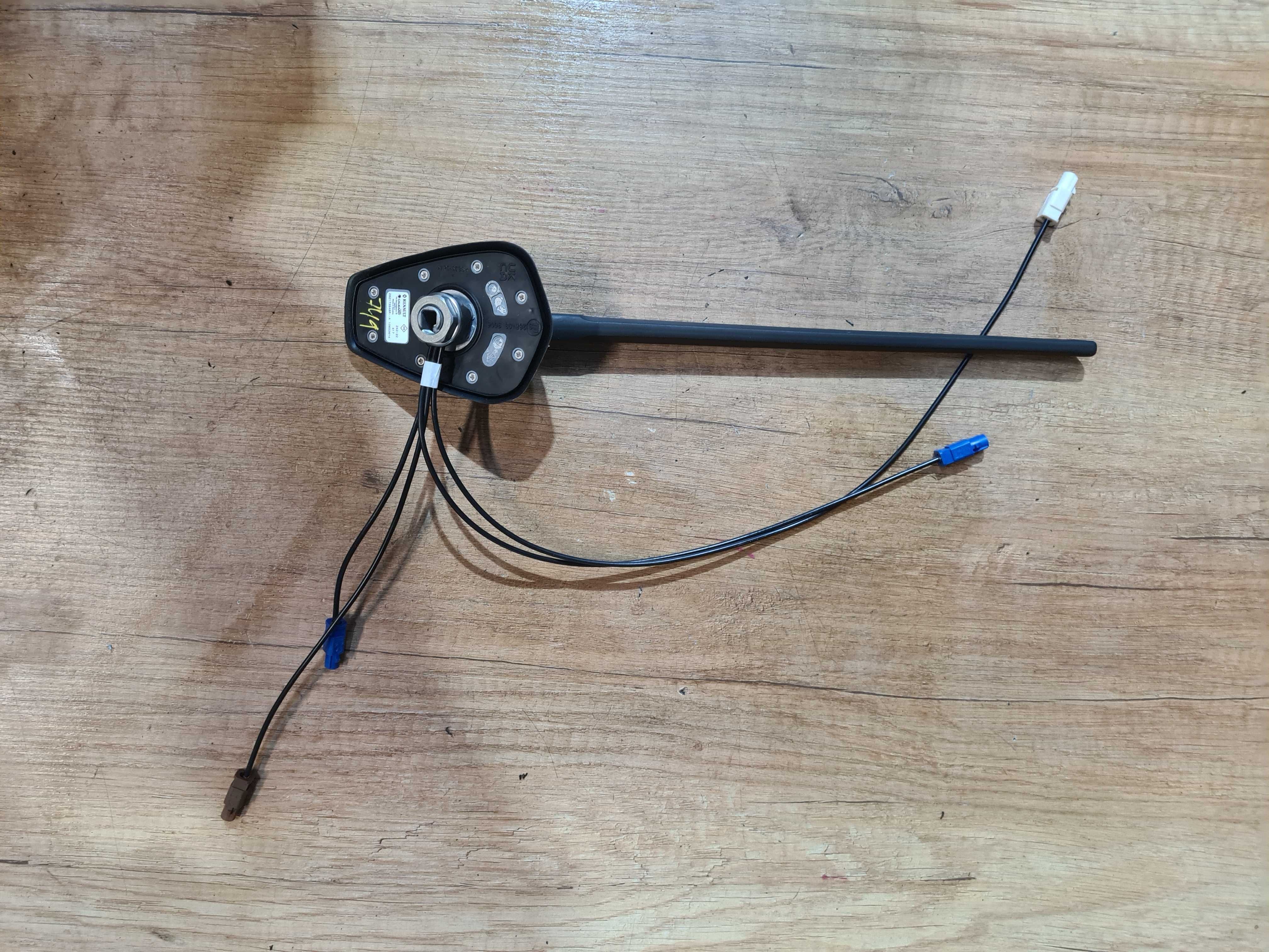 Renault Express 1.5 Blue 23r antena dachowa